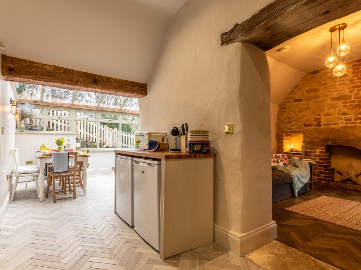 Bee Cottage, listing photograph 7