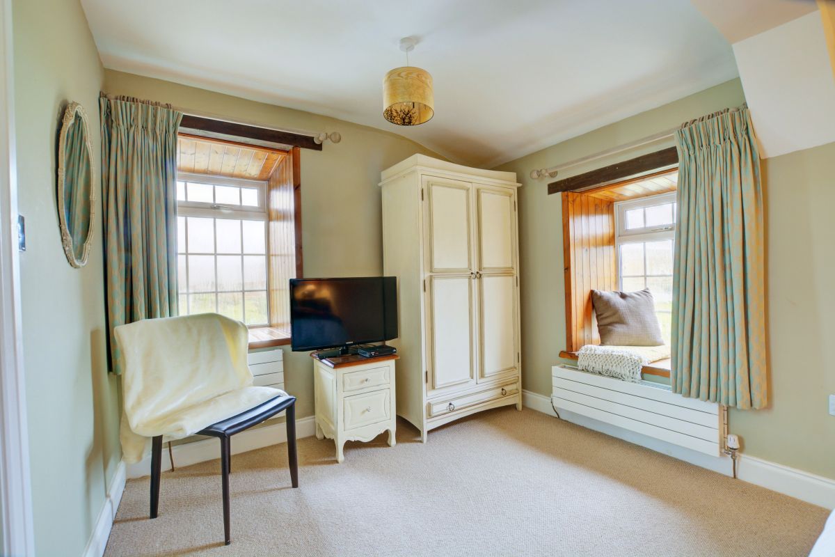 Blades Cottage, listing photograph 11