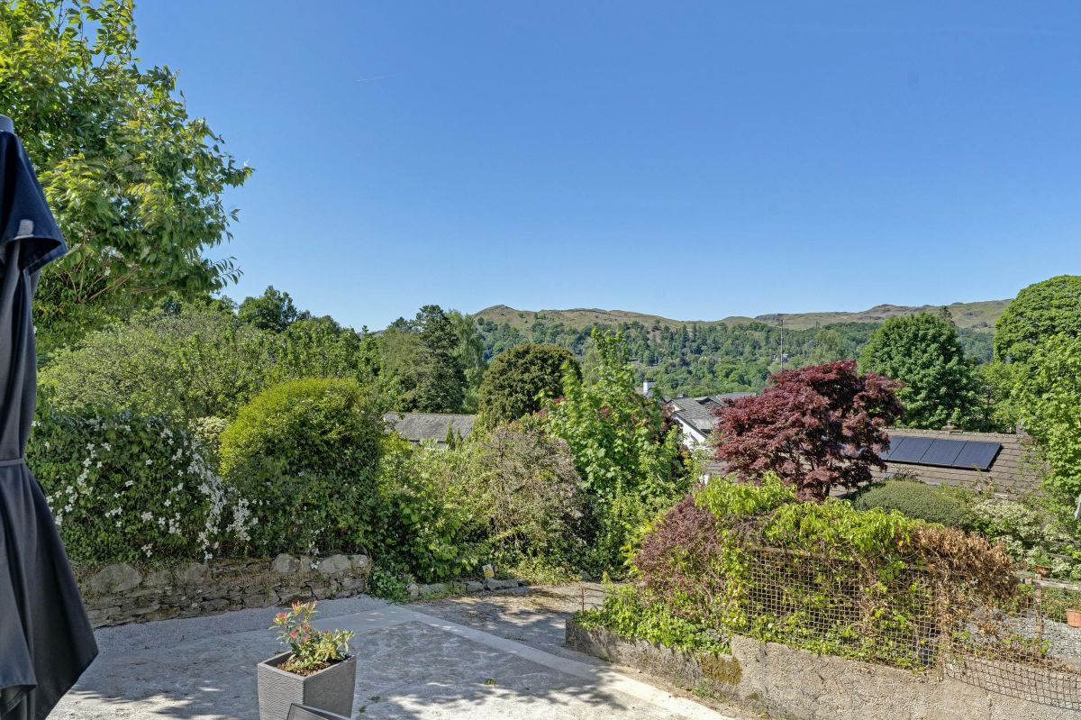 Chatsworth, listing photograph 11