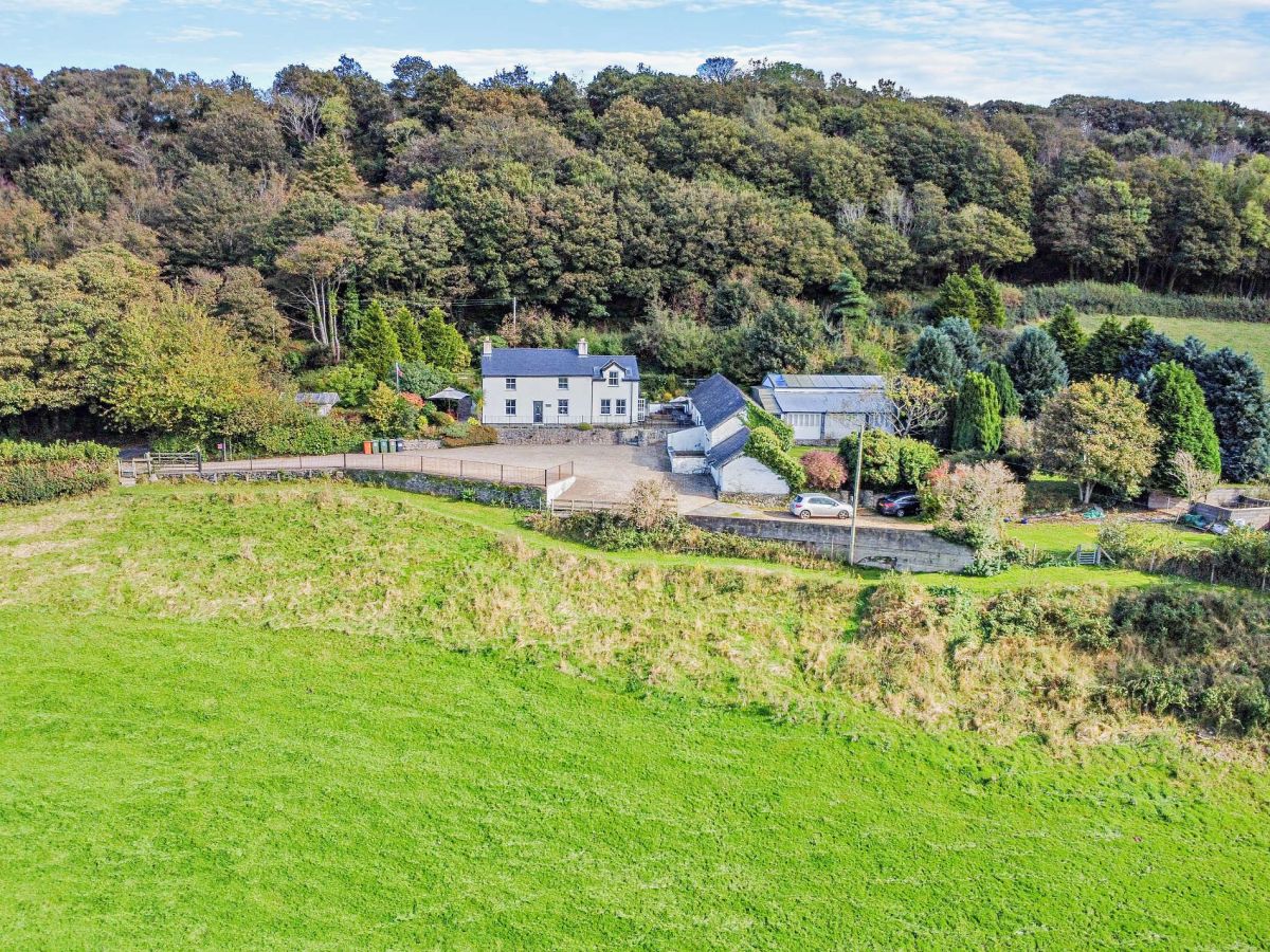 50 Acre House