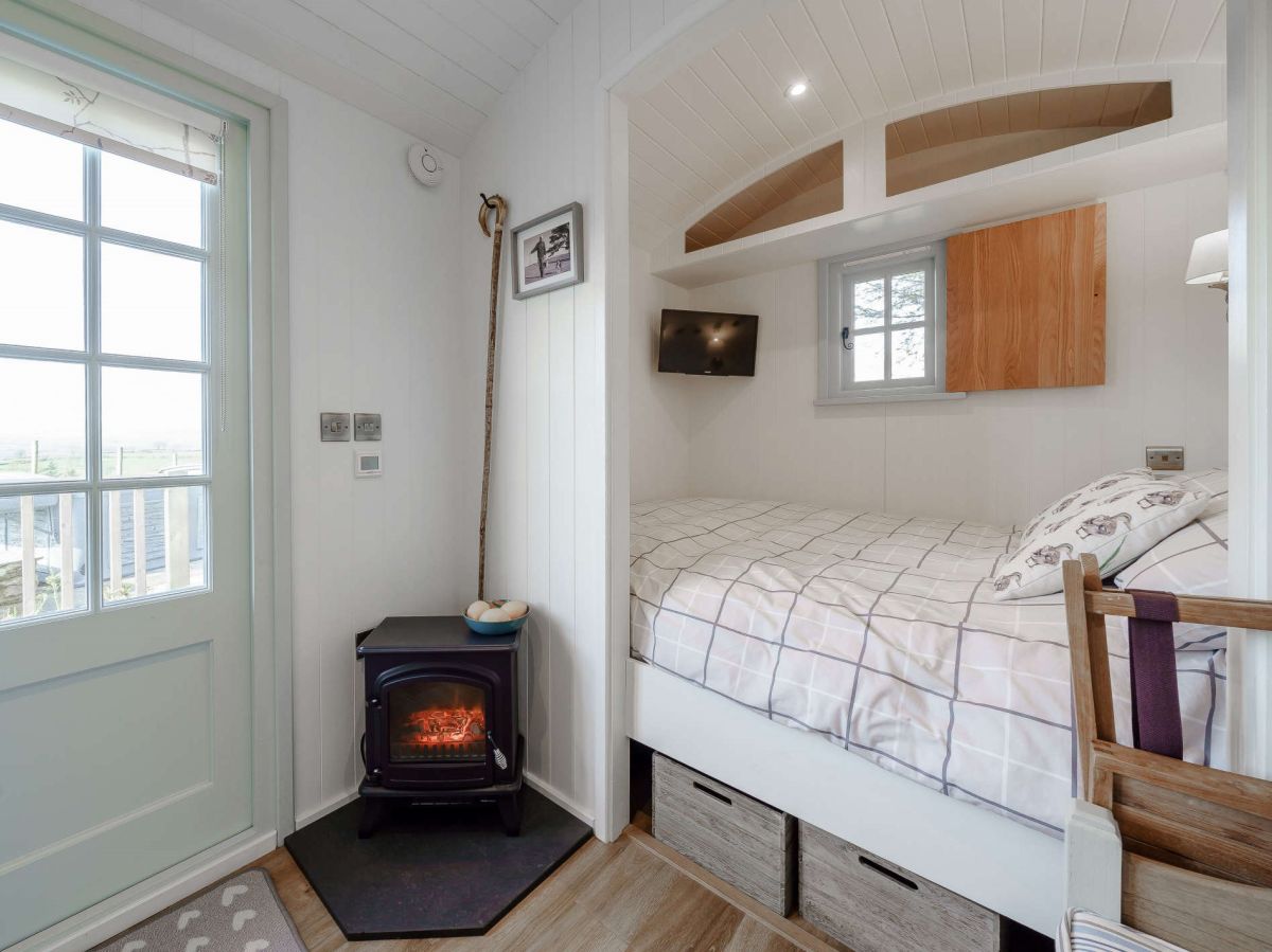 Height Of Winder Shepherds Hut, listing photograph 9