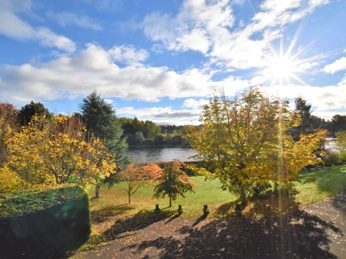 Lodge By The Tay, listing photograph 2