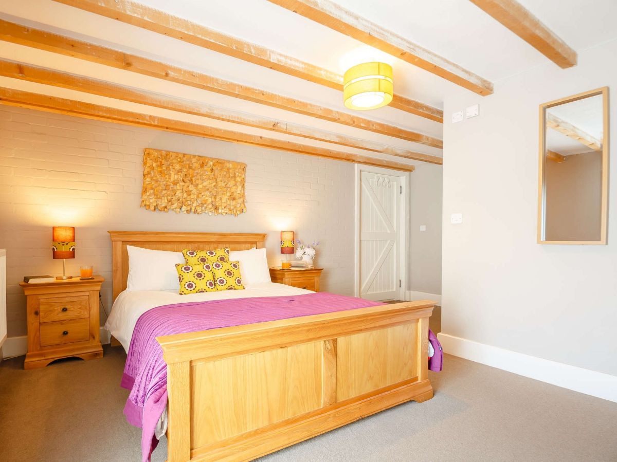 Red Kite House, listing photograph 12