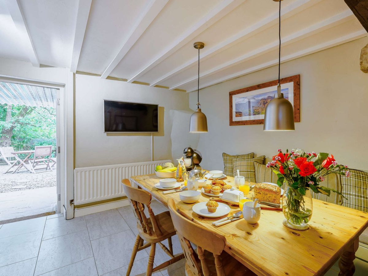 Wolf Cottage, listing photograph 2