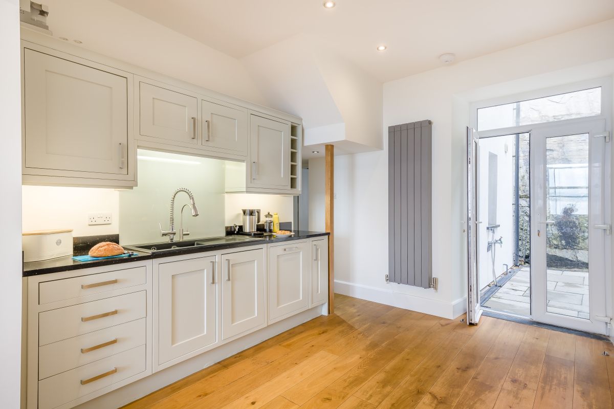 2 Glandwr, listing photograph 8