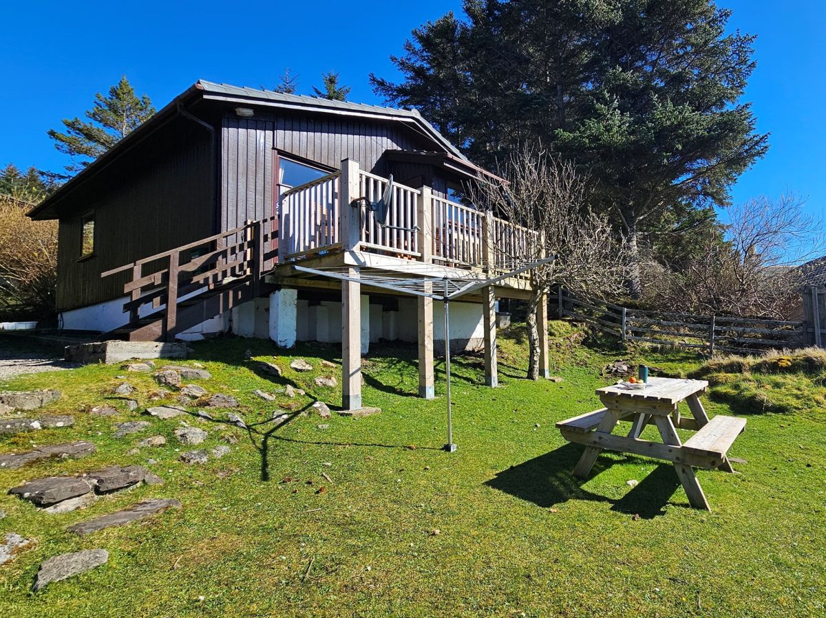 Macleod Chalet, listing photograph 3