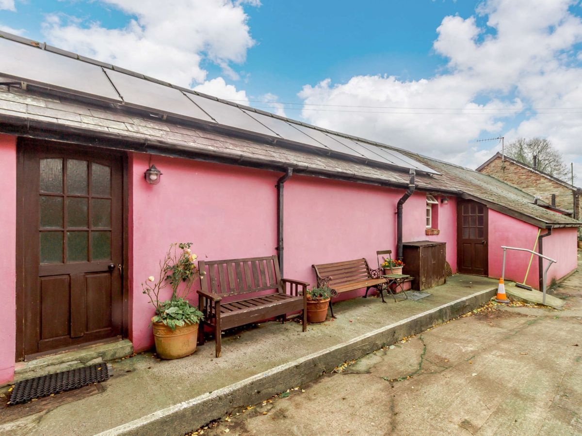 Cowshed, listing photograph 5