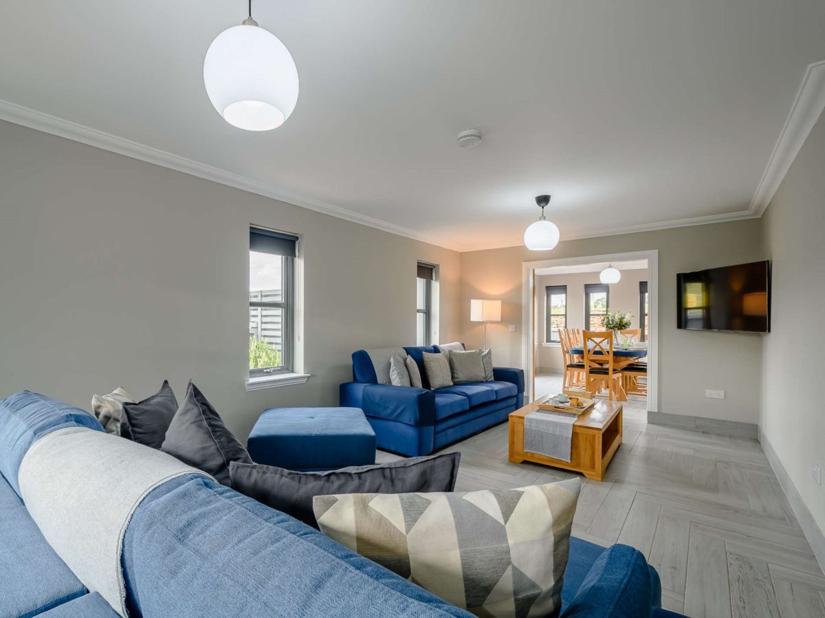 1 Lomond Courtyard, listing photograph 4