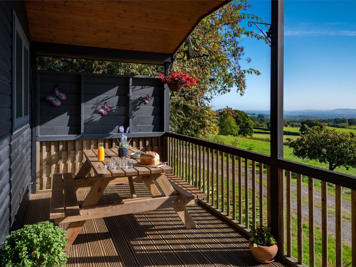 Red Kite Lodge, listing photograph 2