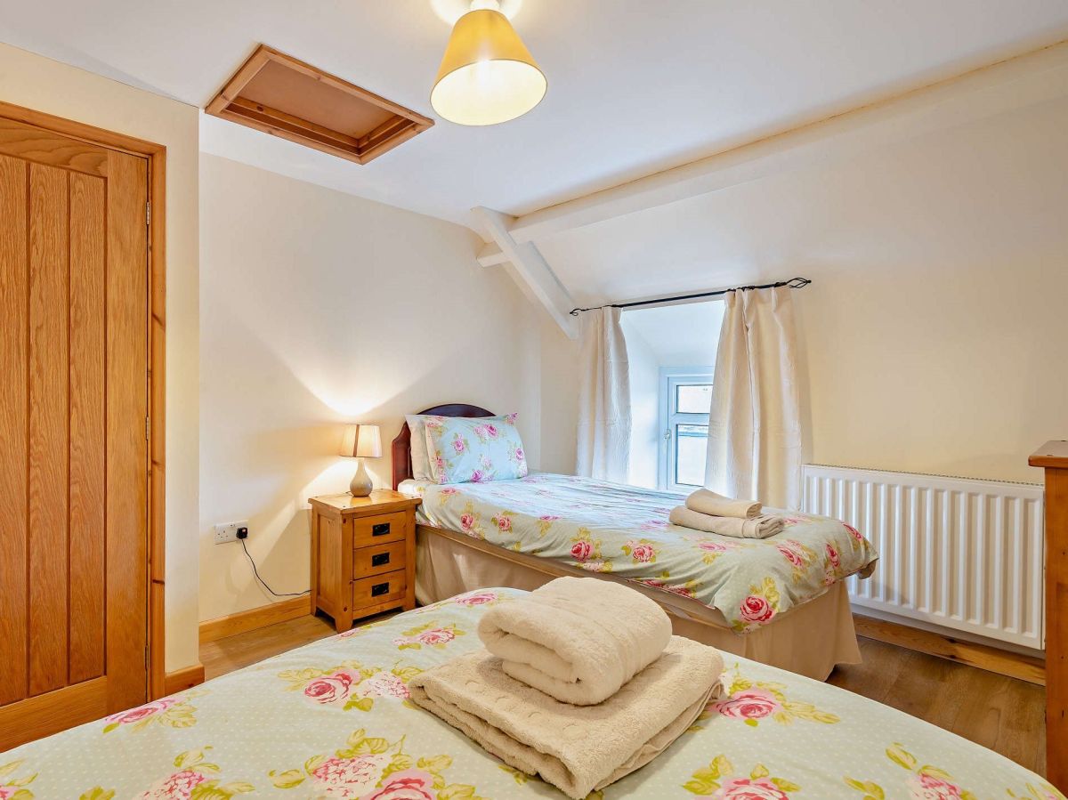 Ty - Uchaf House On The Hill, listing photograph 11