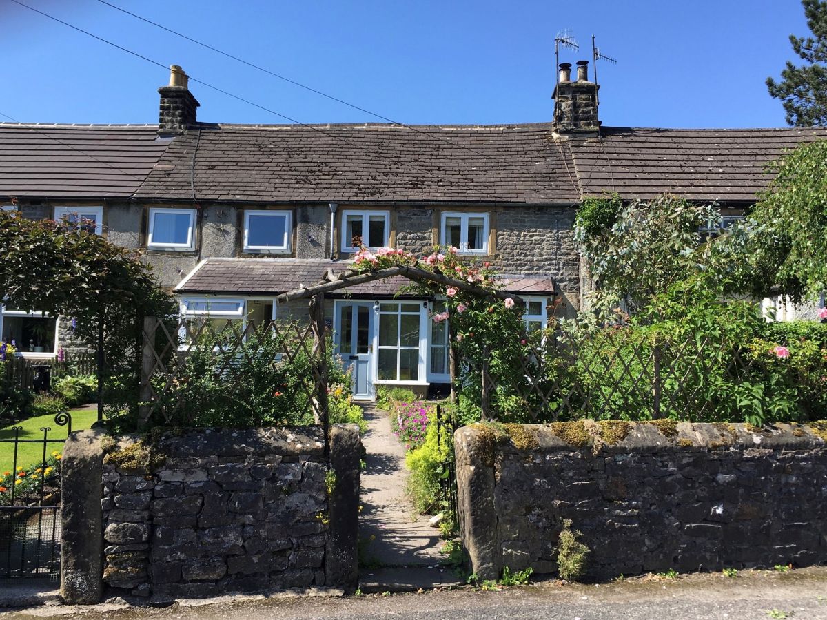 North View, listing photograph 3