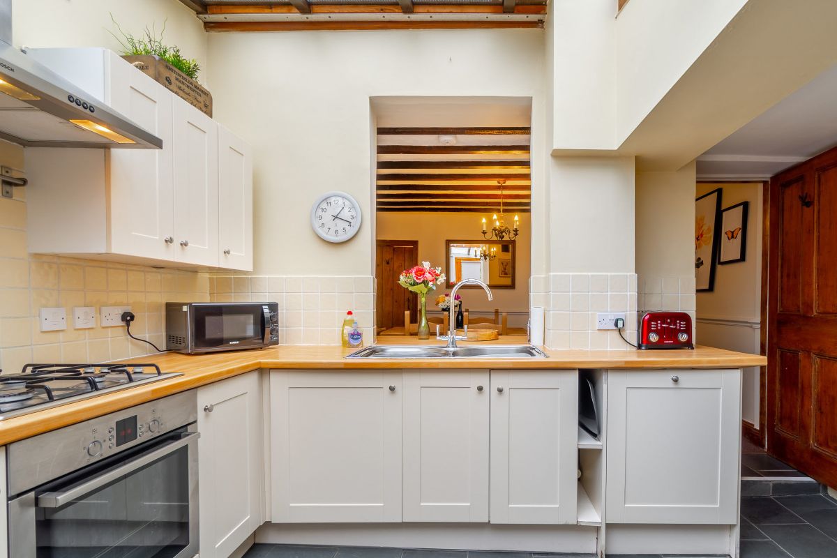 Honeycomb Cottage, listing photograph 7
