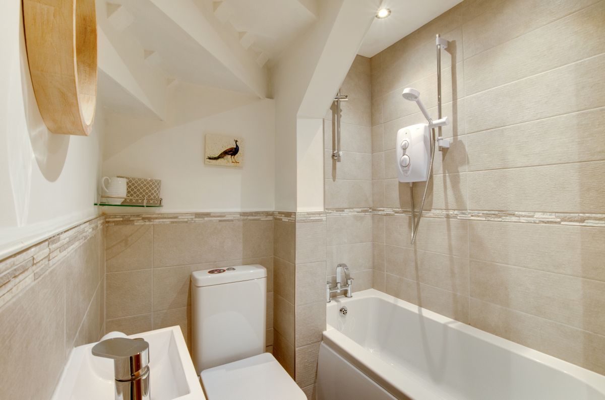 Eta Cottage, listing photograph 11