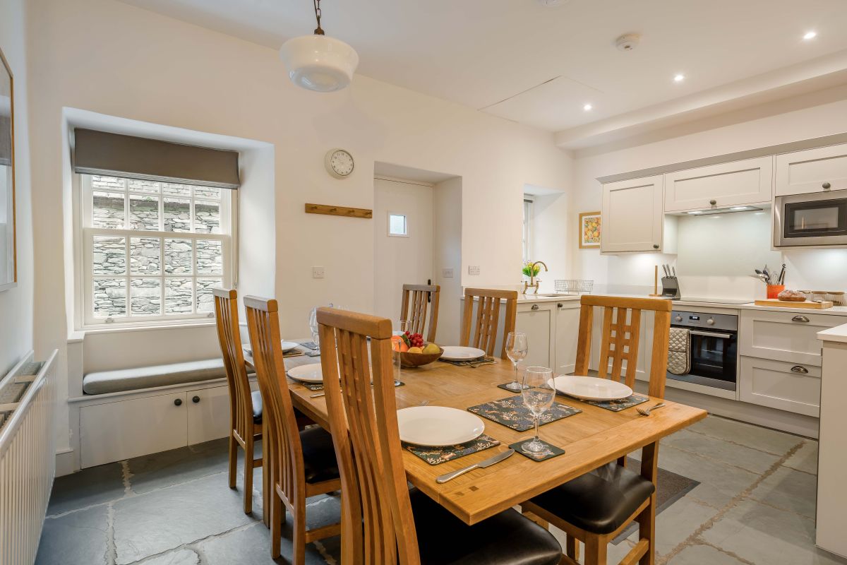 Riverside House, listing photograph 8