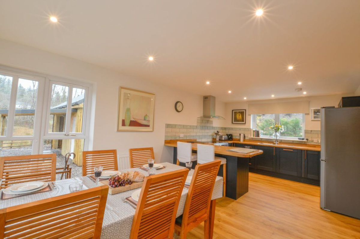 Black Mount House, listing photograph 8