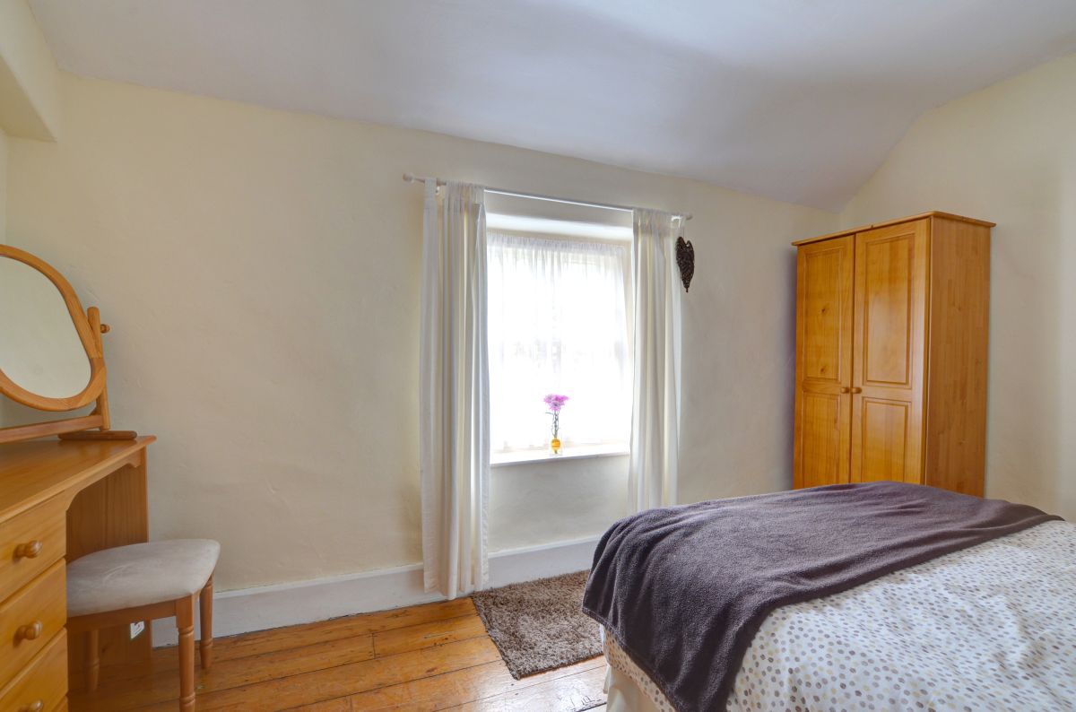 Ty Newydd, listing photograph 5