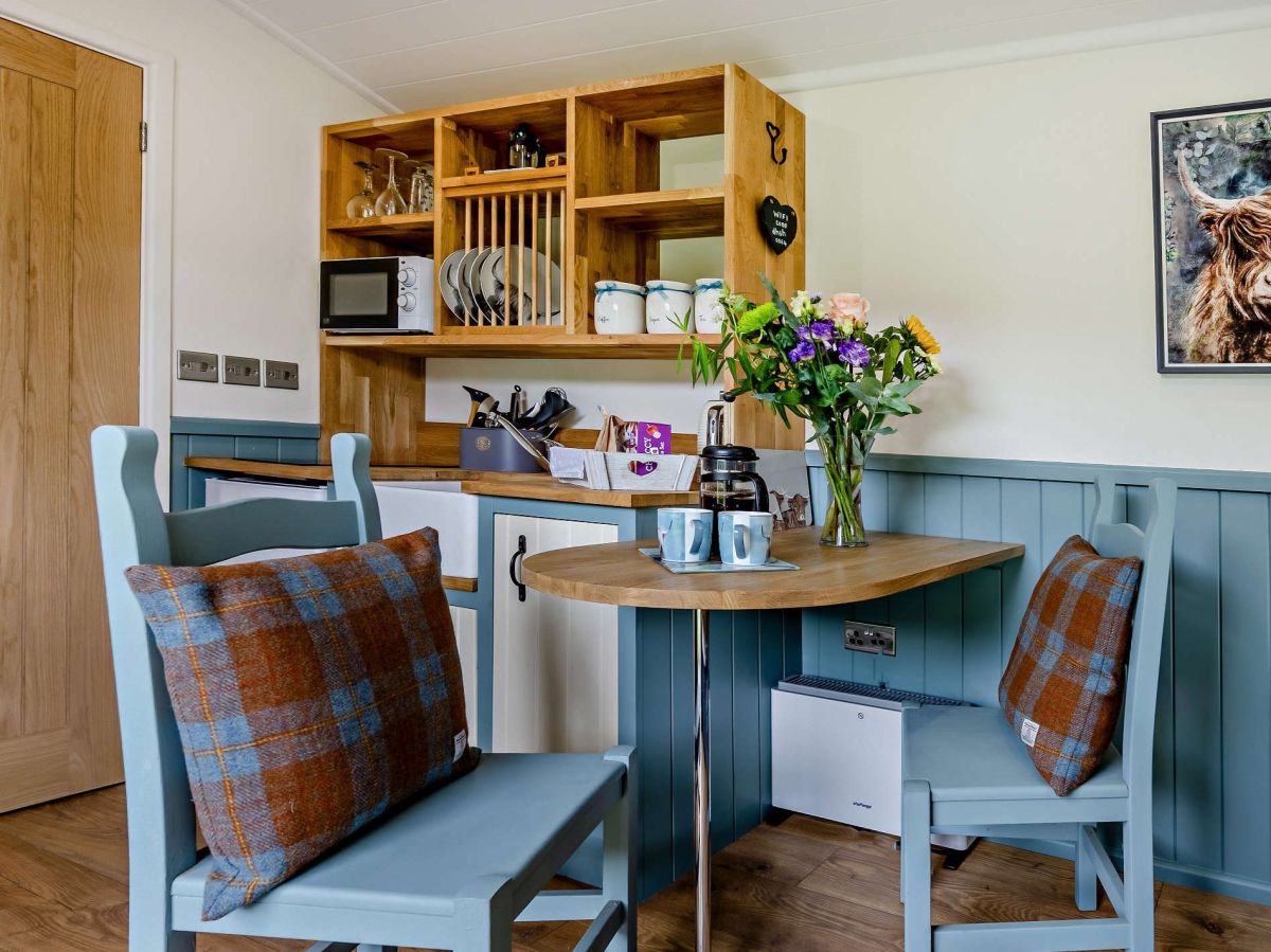 The Highland Hideaway Shepherd Hut, listing photograph 11