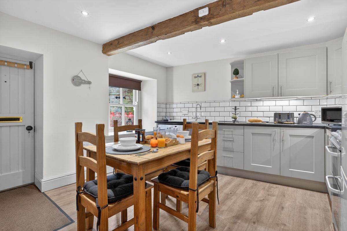 Cartwheel Cottage, listing photograph 4