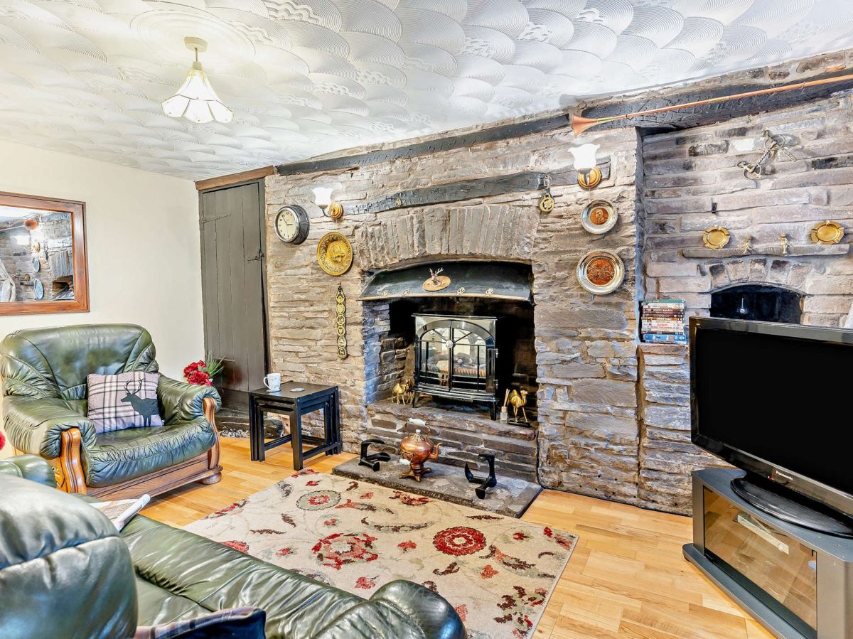 Dragons Cottage, listing photograph 9