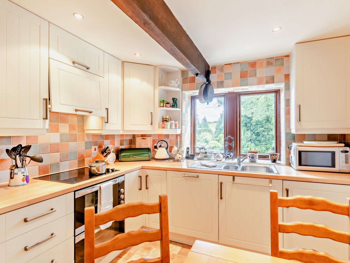 Pine Cottage, listing photograph 6