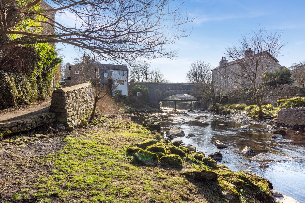 Waterfall Cottage, listing photograph 2
