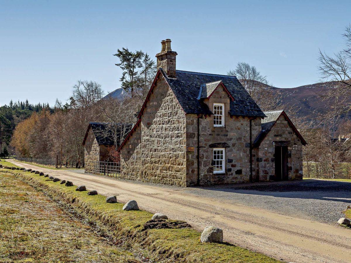 April Cottage - Alness
