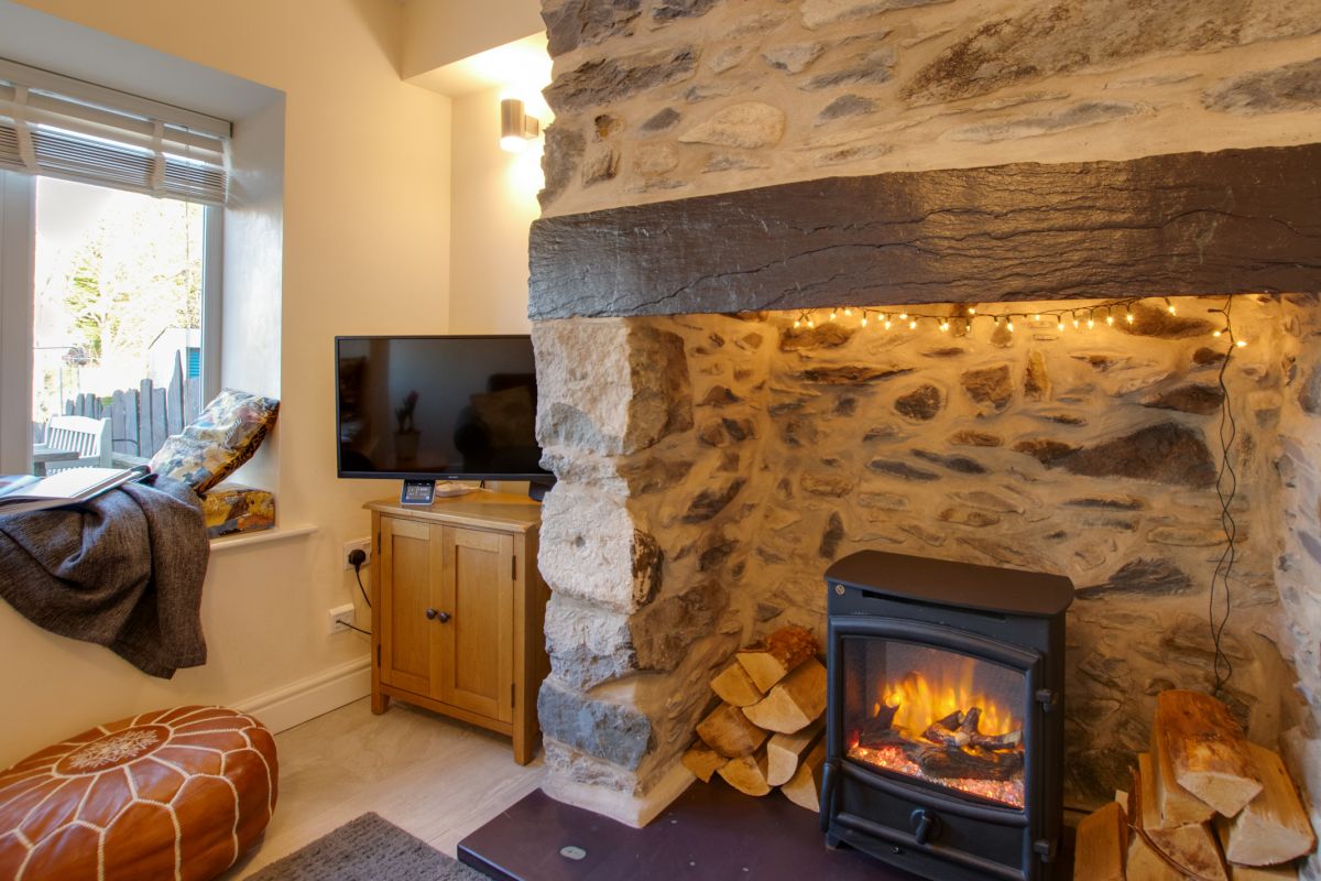 Agape Cottage, listing photograph 4