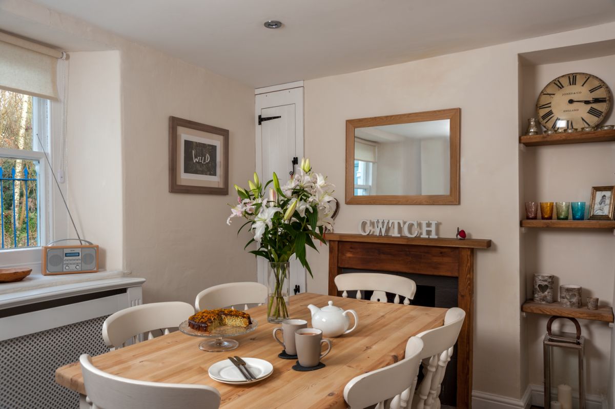 Middle Bridge Cottage, listing photograph 4