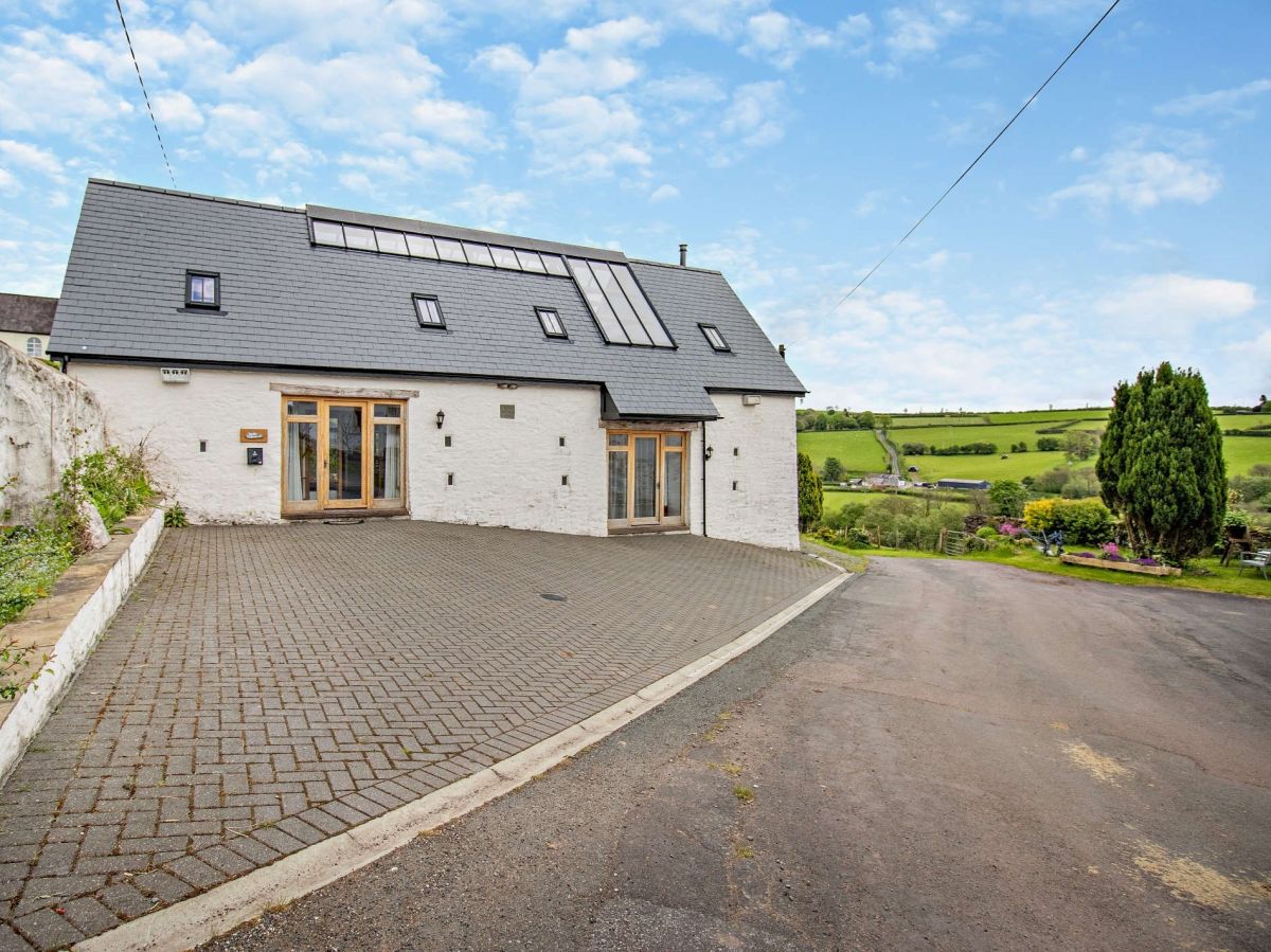 The Barn - Ysgubor Llwynneuadd, listing photograph 5