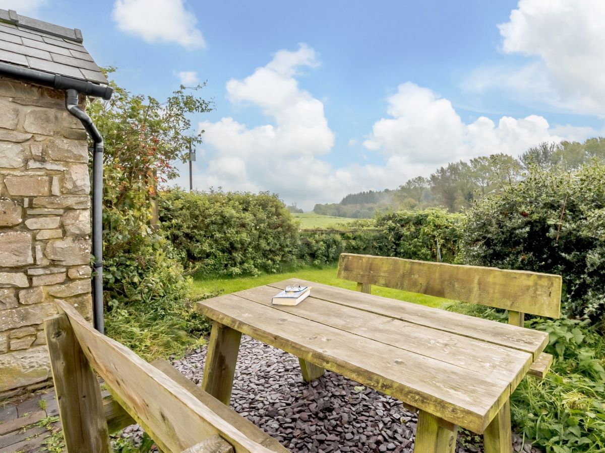 Pen Y Fan Hideaway, listing photograph 3