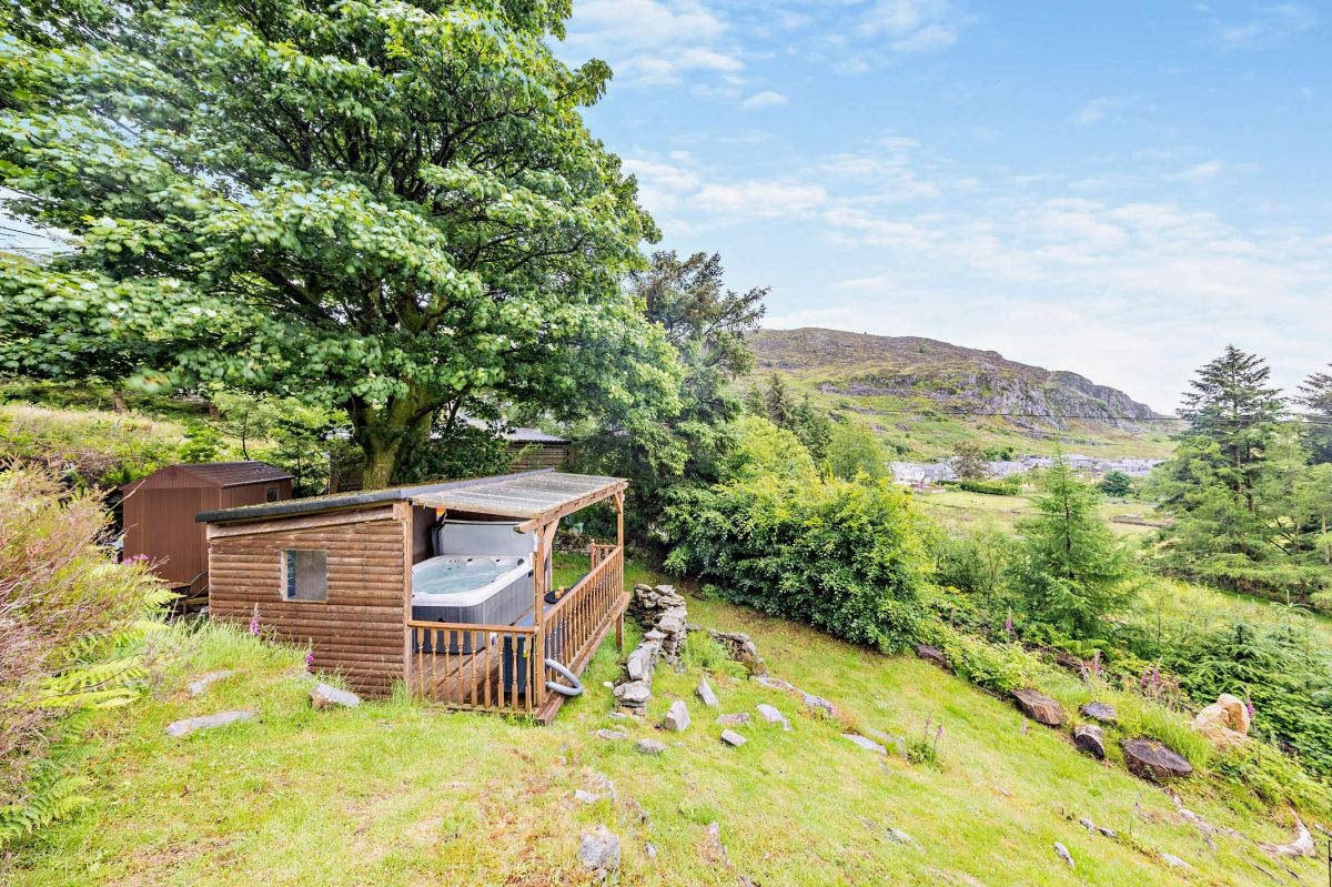 Cascades Cottage, listing photograph 3