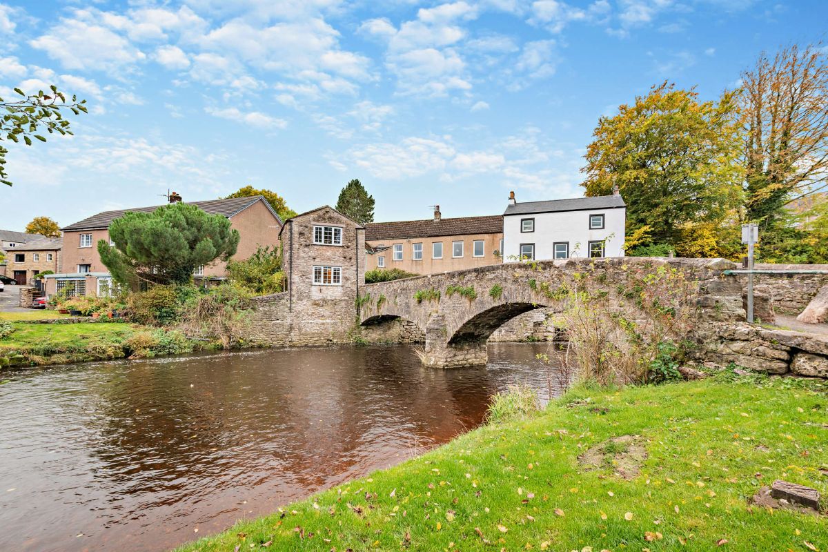 Riverbank Cottage