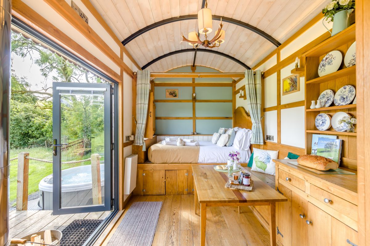 The Orient Express, listing photograph 3