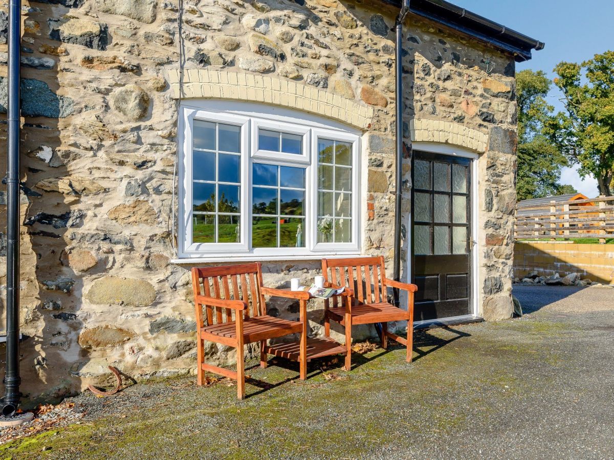 Wern Cottage, listing photograph 3