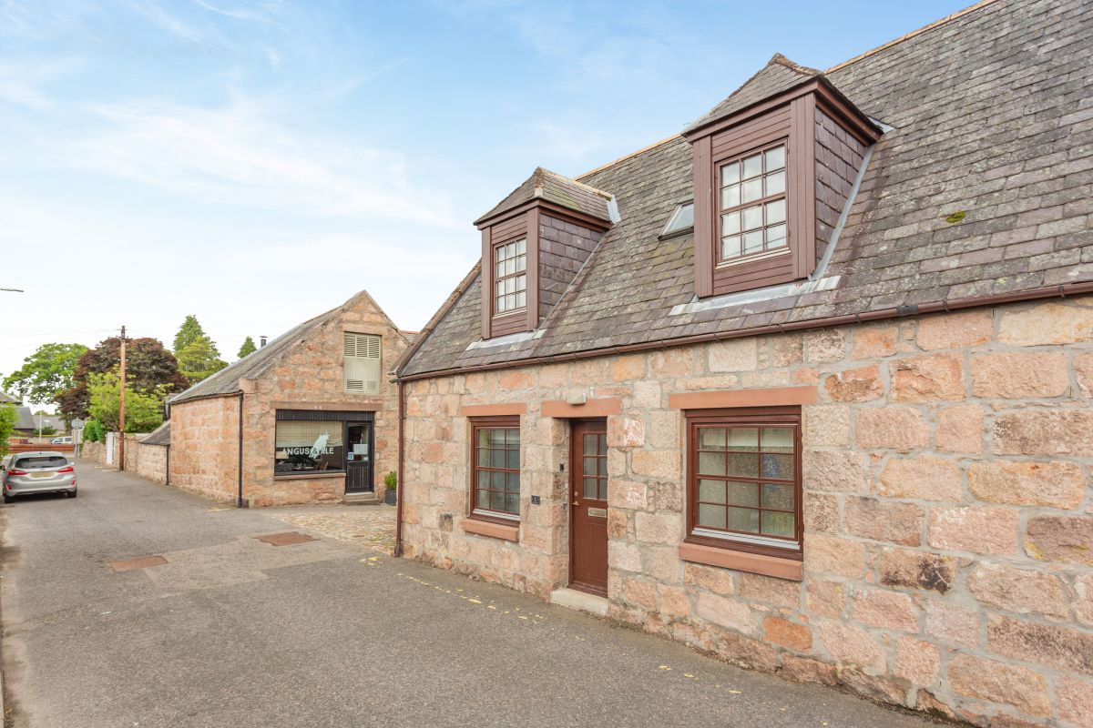Old Stables Courtyard Cottage