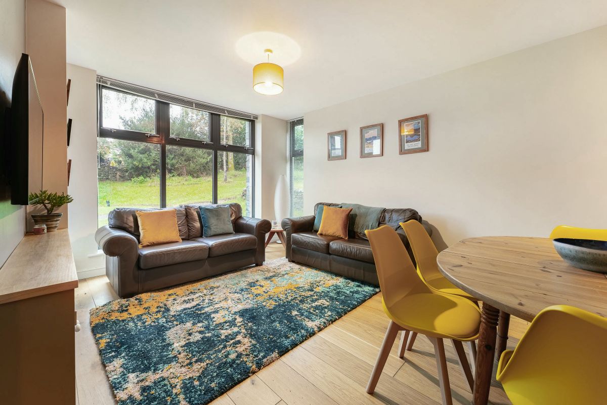 9 Blue Hill Park, listing photograph 3