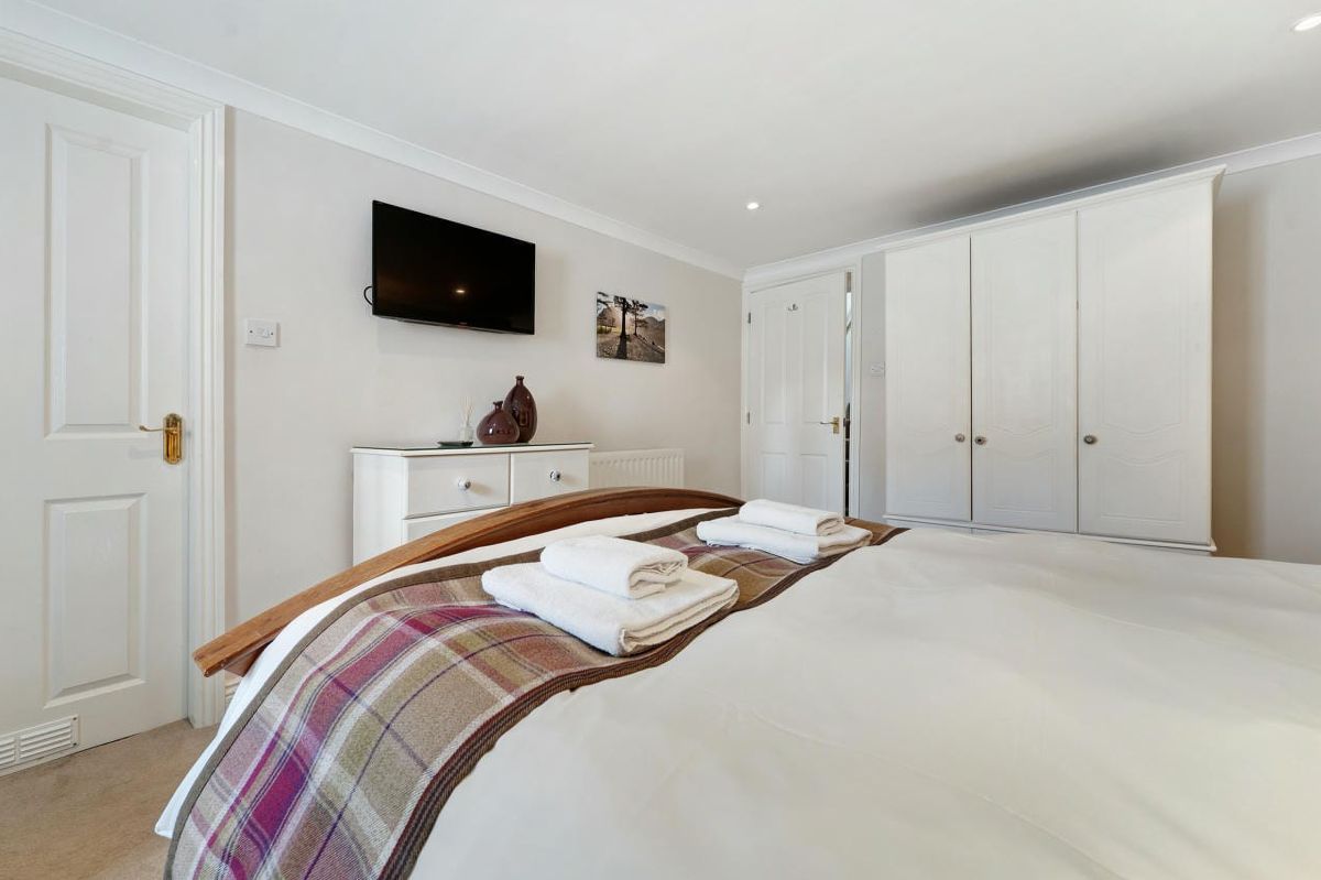 Chapel House at No 8, listing photograph 10