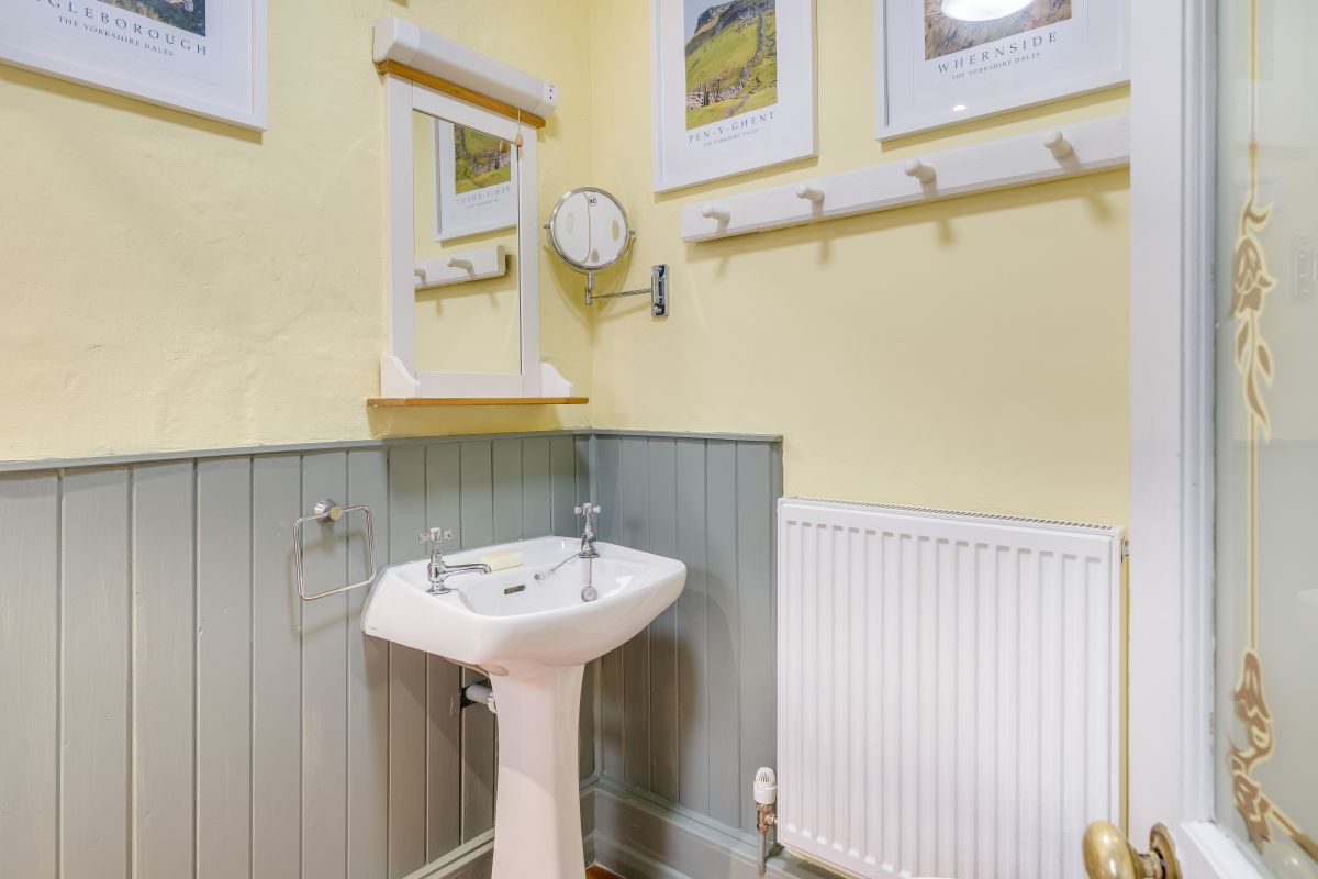 Middlegate Cottage, listing photograph 11
