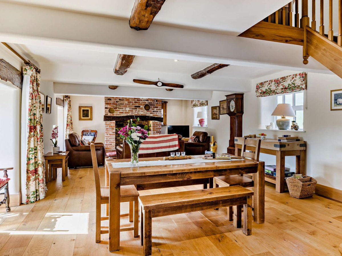 Otters Retreat, listing photograph 9