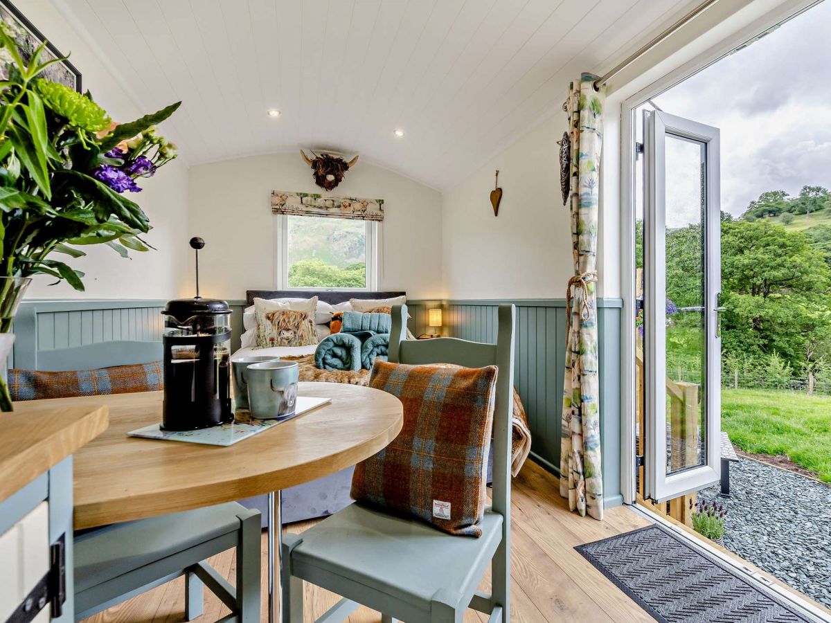 The Highland Hideaway Shepherd Hut, listing photograph 6