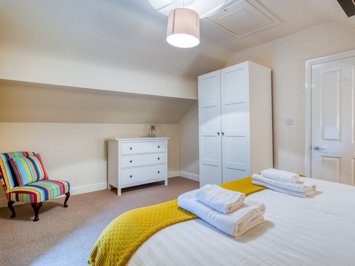Amber House, listing photograph 10