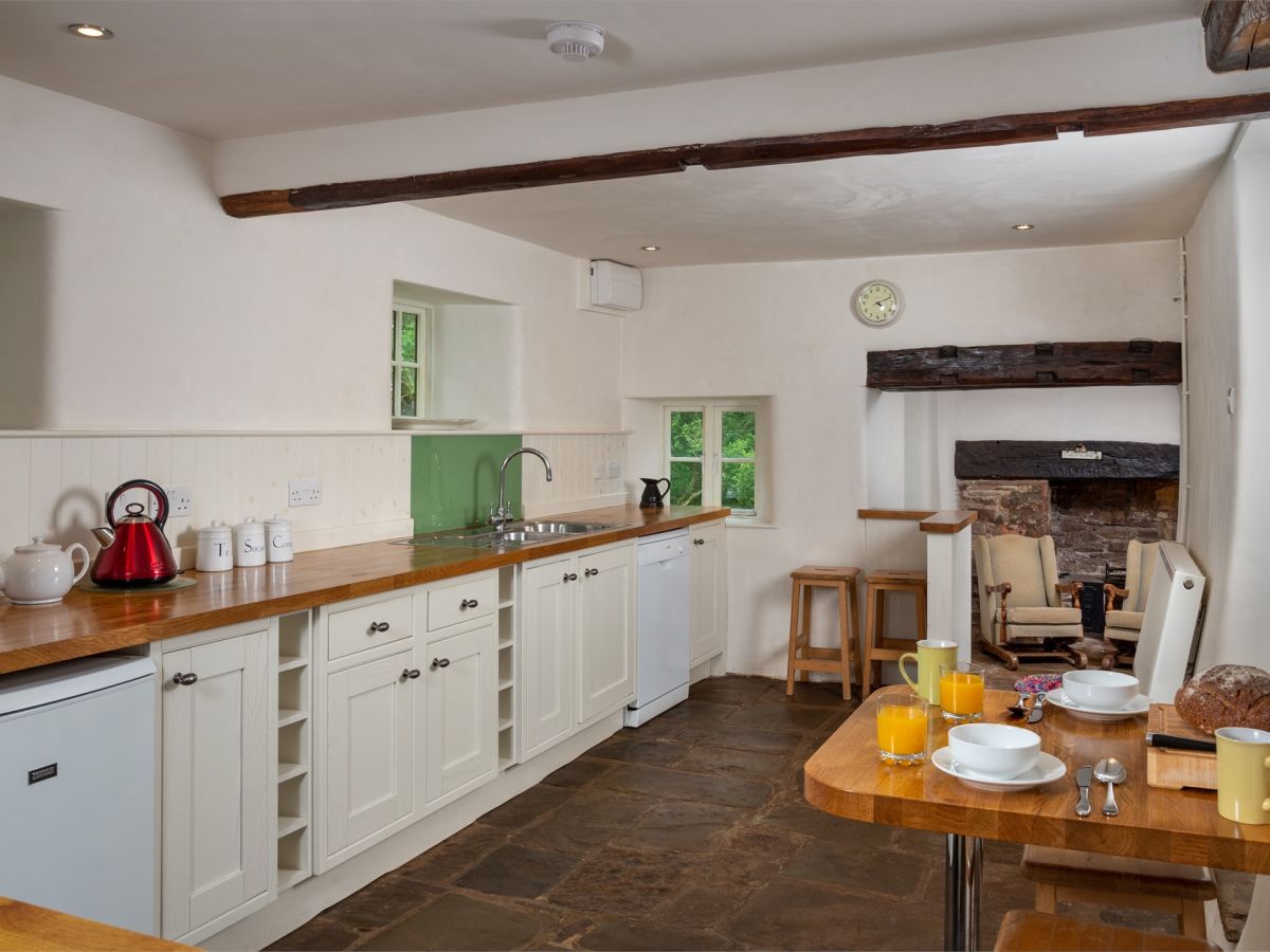 Llwyn-y-neuadd, listing photograph 8