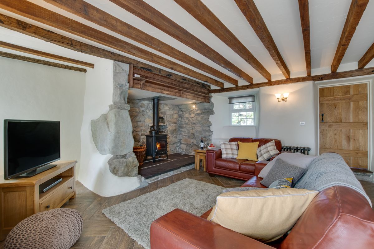 Maes y Llan, listing photograph 6