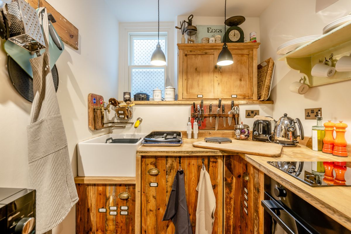Little Red Brick, listing photograph 8