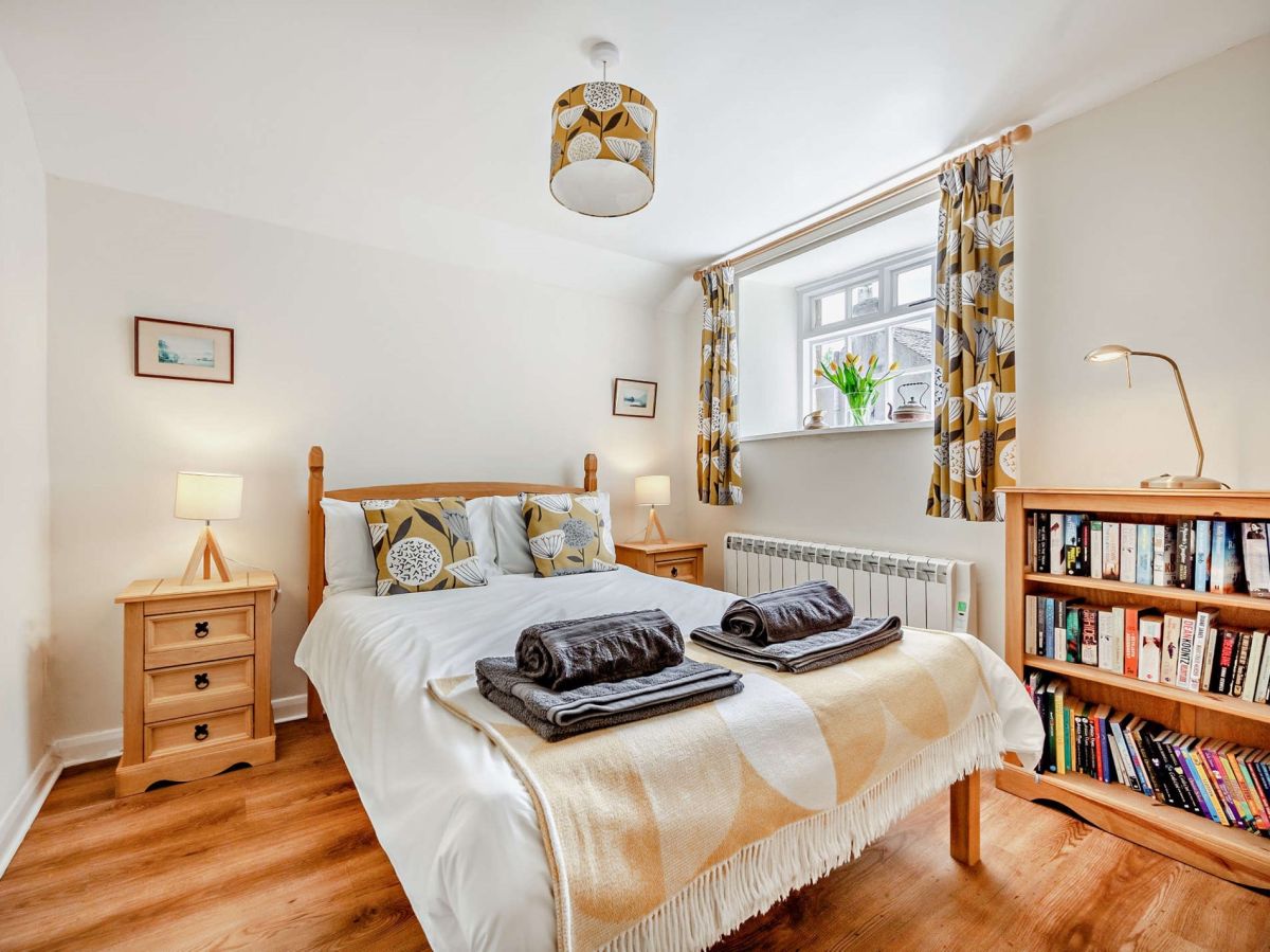 Middle Farm Cottage, listing photograph 9