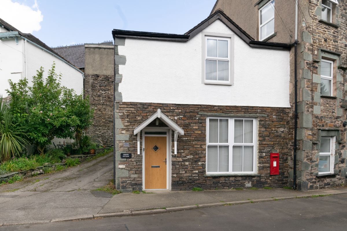 Corner Cottage, listing photograph 12