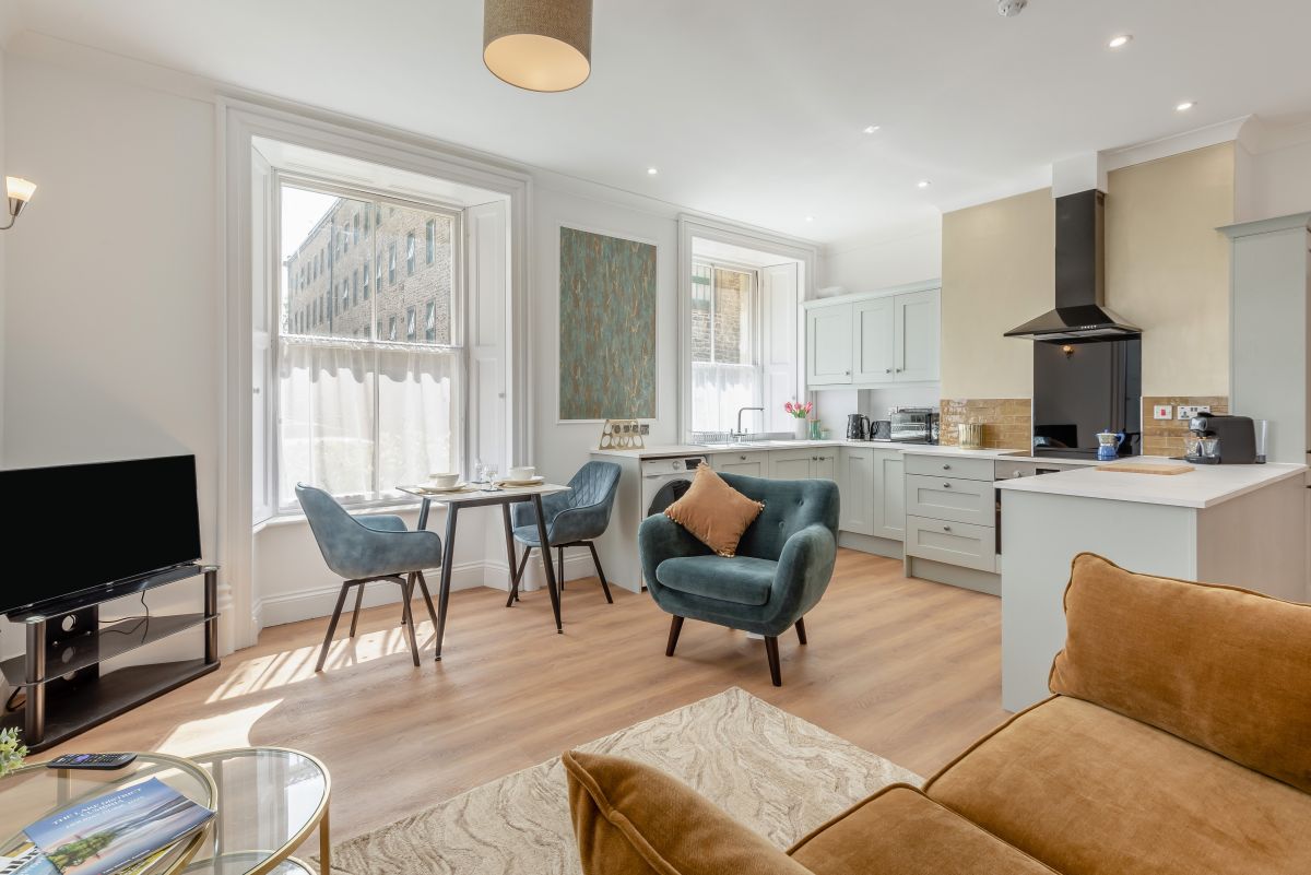 Harris Apartment - Millers House, listing photograph 3