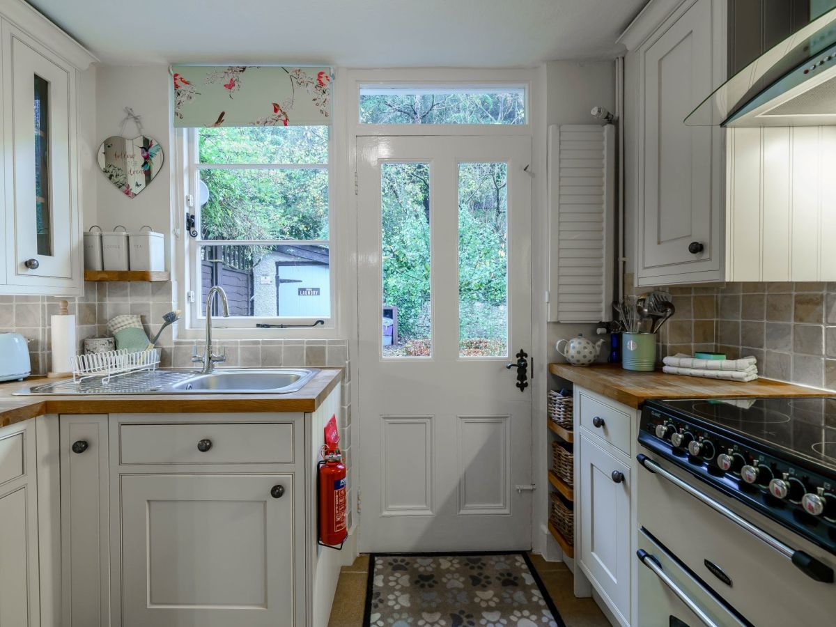 Nutwood Cottage, listing photograph 6