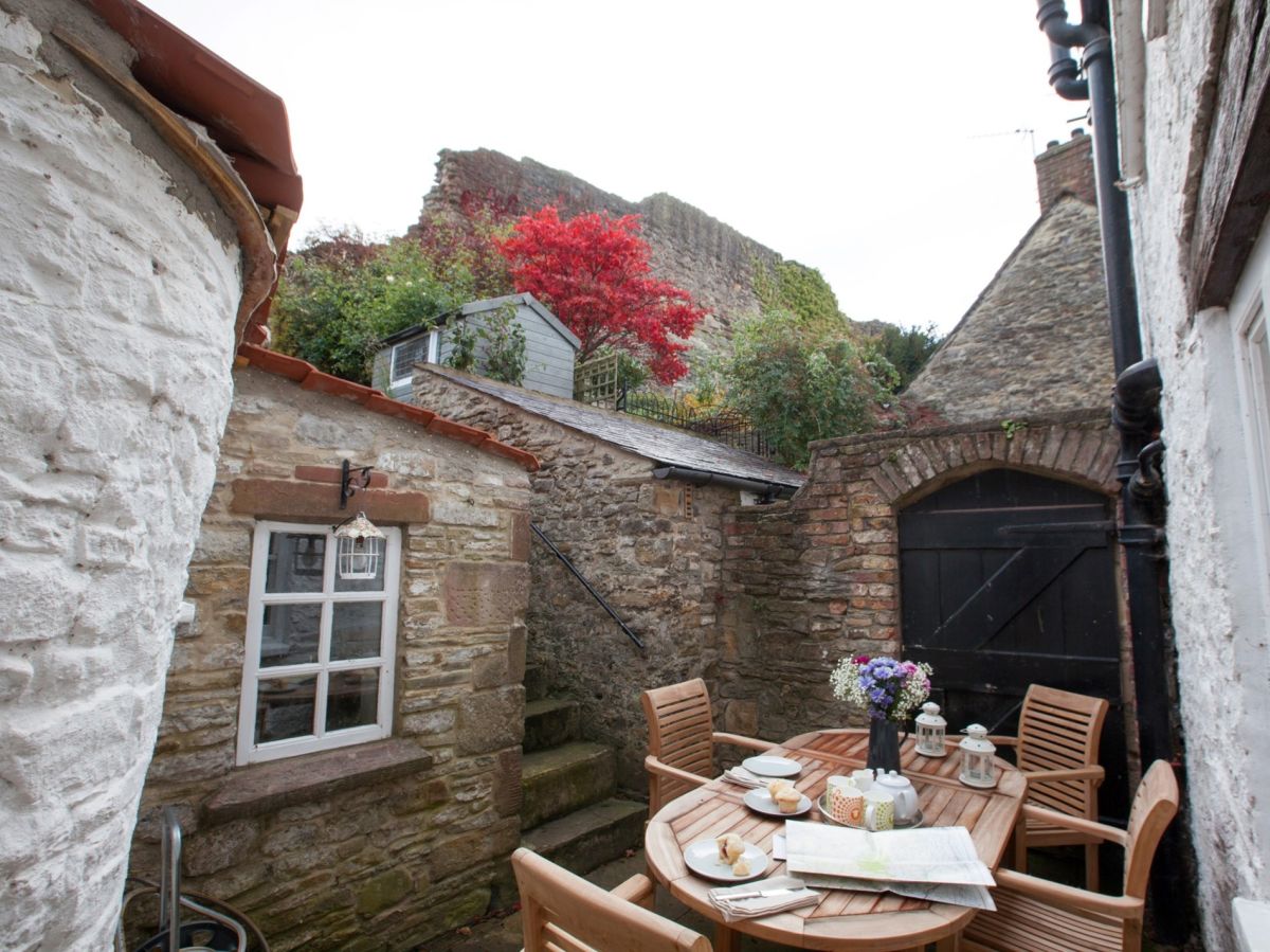 Castle & Cobbles, listing photograph 5