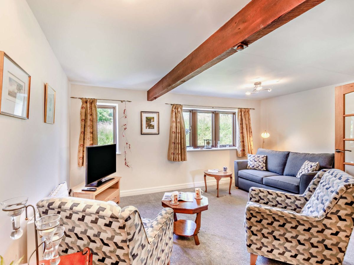 Pine Cottage, listing photograph 3